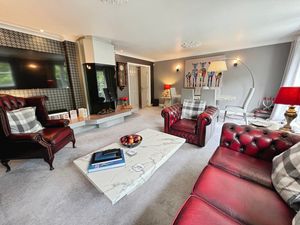 Lounge- click for photo gallery